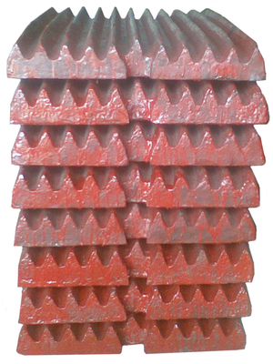 Минируя красный прилив цилиндра камня челюсти Mn13Cr2 покрывает ровную поверхность